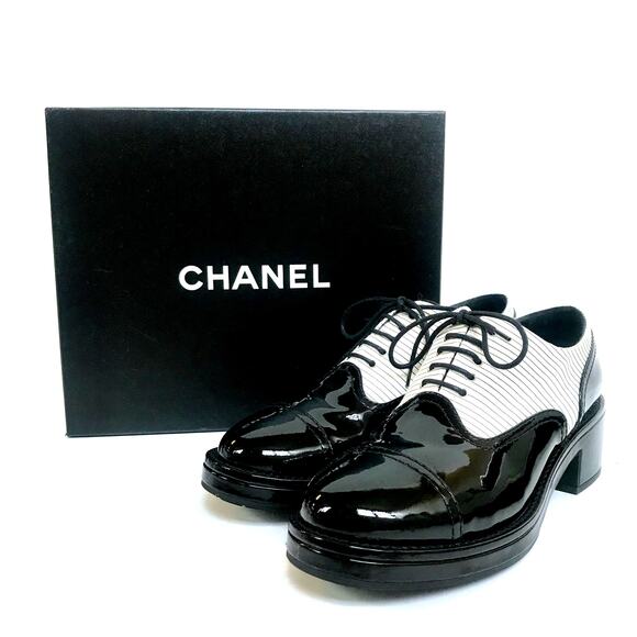 CHANEL Shoes - 🪄100% Auth CHANEL Chunky Black Patent Pinstripe Lace Up Oxford Shoes sz 42 12